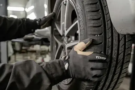 changement pneu à Mesnil-Roc'h - image 3